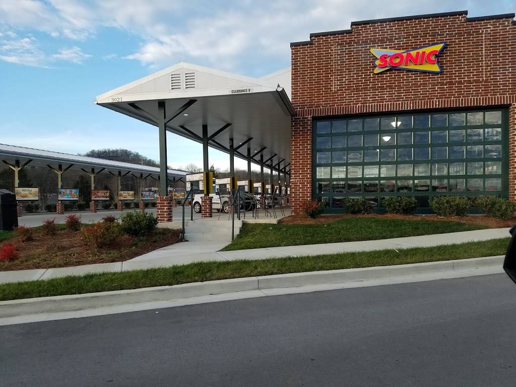 Sonic Drive-In | restaurant | 3021 Captain Freeman Pkwy, Franklin, TN 37064, USA | 6156301558 OR +1 615-630-1558