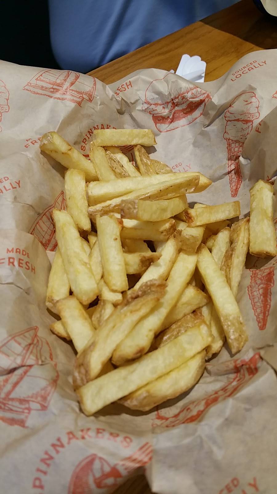 Spinnakers Seafood Restaurant | restaurant | 31270_00105-021, Wells, ME 04090, USA | 2072169291 OR +1 207-216-9291