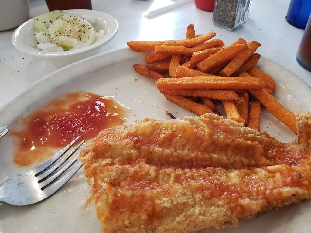 Hi-way cafe | cafe | 320 US-24, Salisbury, MO 65281, USA | 6603885504 OR +1 660-388-5504