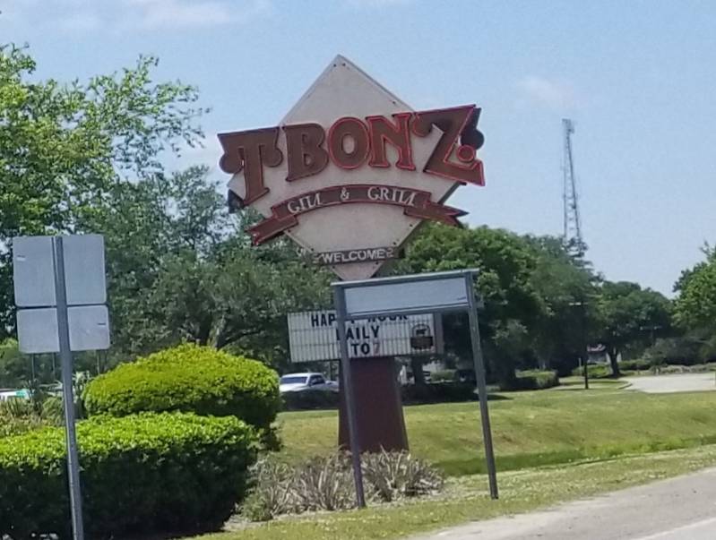 TBonz Gill & Grill | restaurant | 1169 Seaboard St, Myrtle Beach, SC 29577, USA | 8439467111 OR +1 843-946-7111