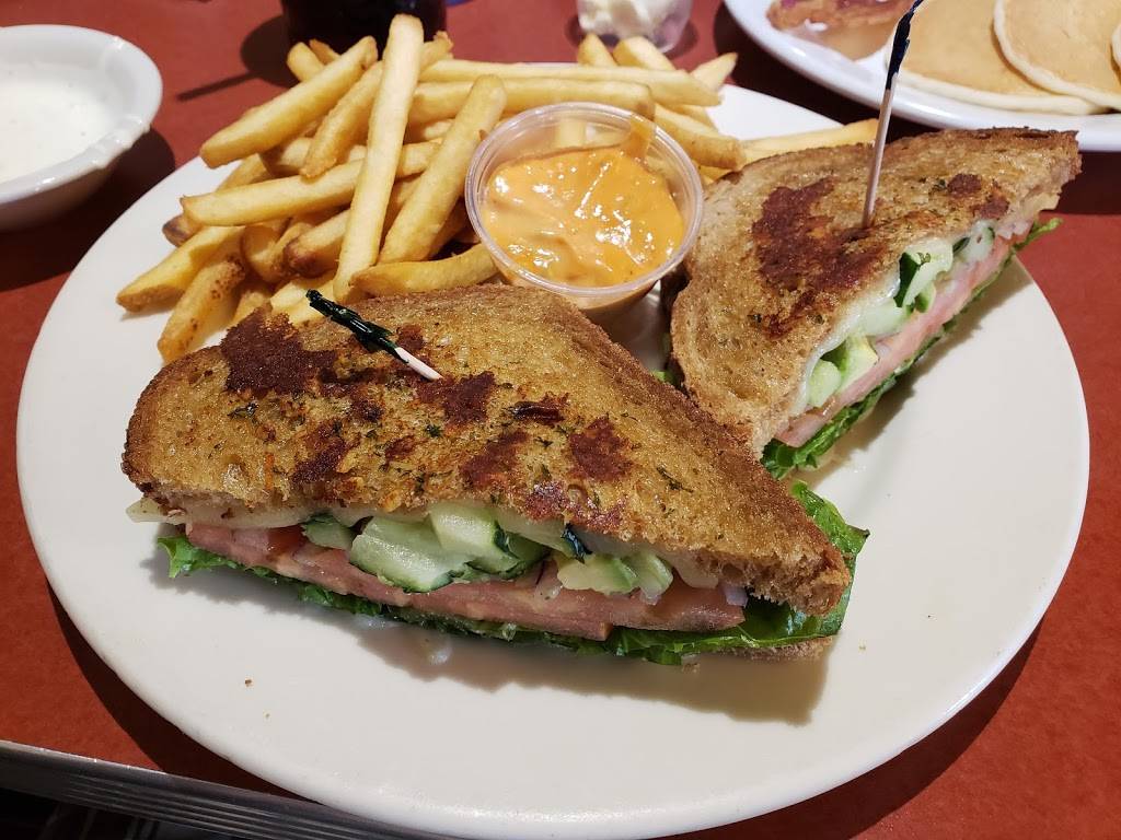 Bobs Big Boy | cafe | 4211 W Riverside Dr, Burbank, CA 91505, USA | 8188439334 OR +1 818-843-9334