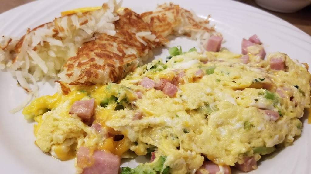 Danbys Station | restaurant | 750 Roosevelt Rd, Glen Ellyn, IL 60137, USA | 6307903268 OR +1 630-790-3268