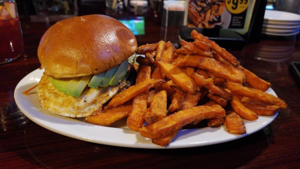 201 Food Fun Sports | restaurant | 375 W Passaic St, Rochelle Park, NJ 07662, USA | 2018431500 OR +1 201-843-1500