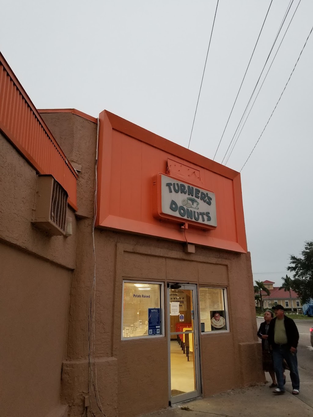 Turner Donut Shop | bakery | 902 9th Ave W, Bradenton, FL 34205, USA | 9417467909 OR +1 941-746-7909