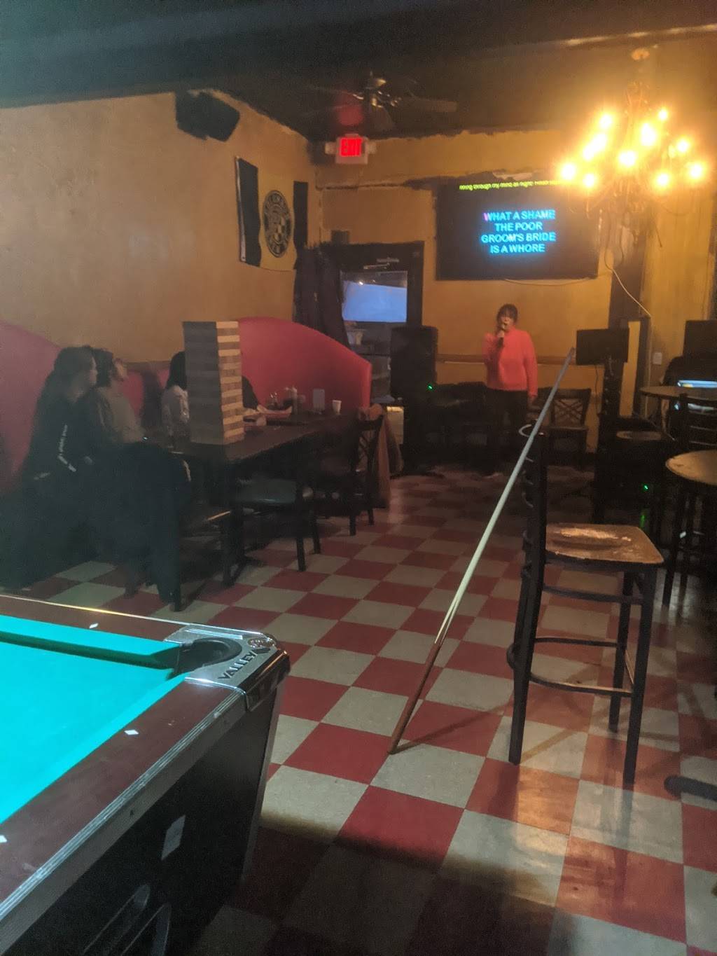 Juniors Bar & Grill | restaurant | 234 King Ave, Columbus, OH 43201, USA | 6147320619 OR +1 614-732-0619