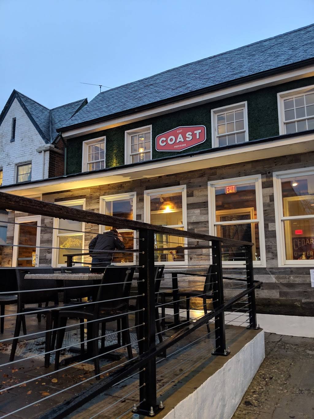 East Coast Provisions | restaurant | 3411 W Cary St, Richmond, VA 23221, USA | 8043533411 OR +1 804-353-3411