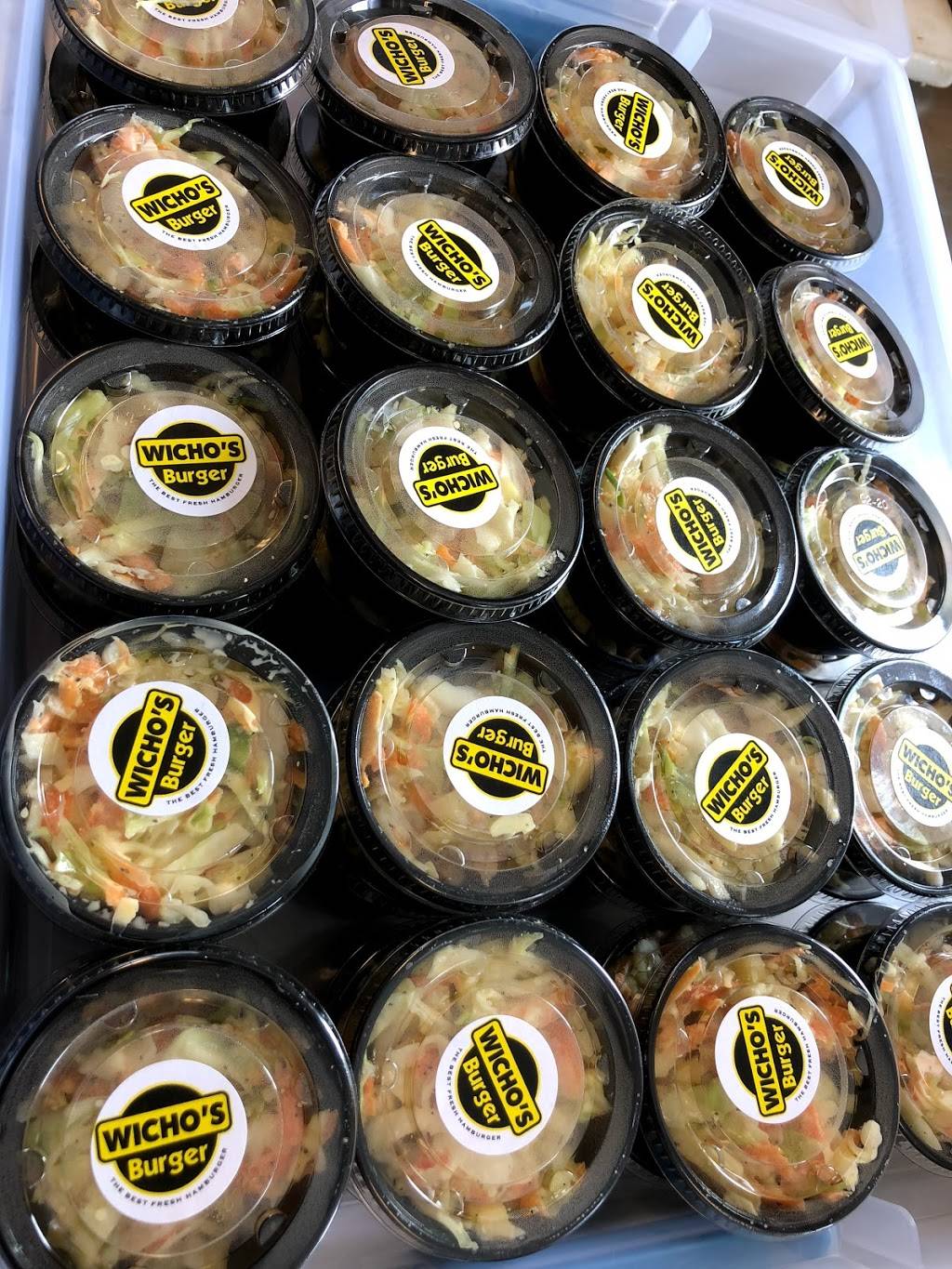 Wichos burger | restaurant | Detroit, MI 48209, USA | 3137668082 OR +1 313-766-8082
