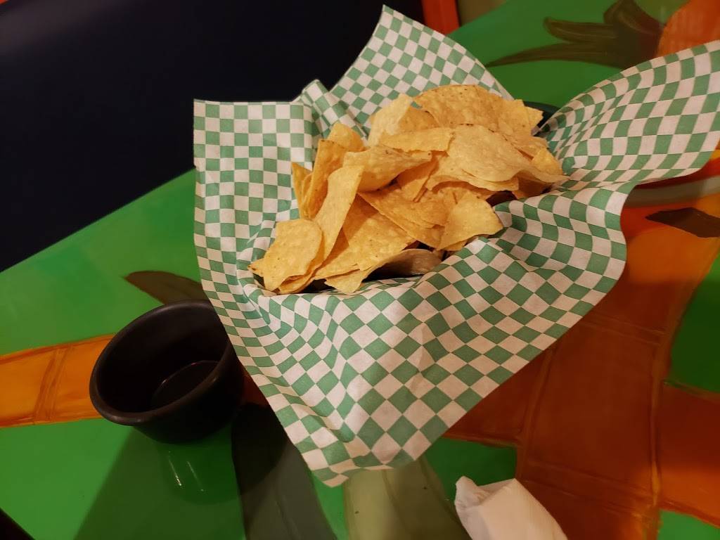 Pericos | restaurant | 11125 US-70, Arlington, TN 38002, USA | 9018677127 OR +1 901-867-7127