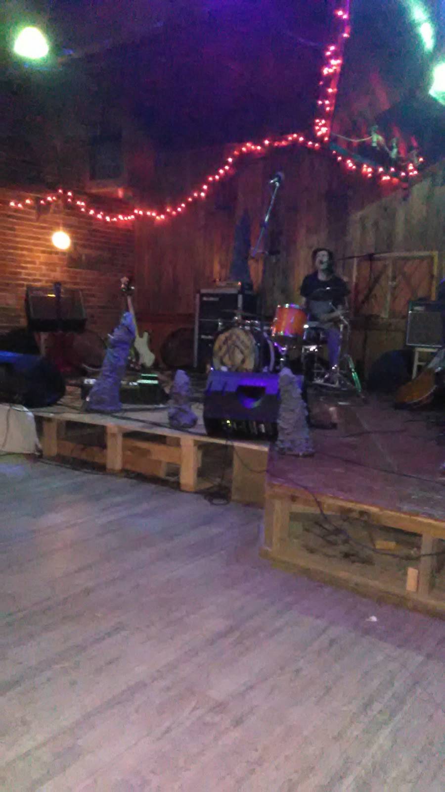 Mamas Pizzeria | restaurant | 29336 CA-49, North San Juan, CA 95960, USA | 5302921400 OR +1 530-292-1400