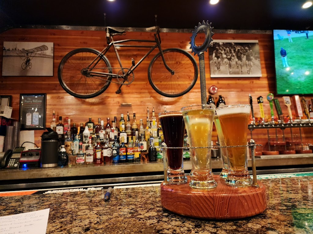 Taphouse Unchained & Bottle Shoppe | restaurant | 210 Sherman Ave, Coeur dAlene, ID 83814, USA | 2086647227 OR +1 208-664-7227