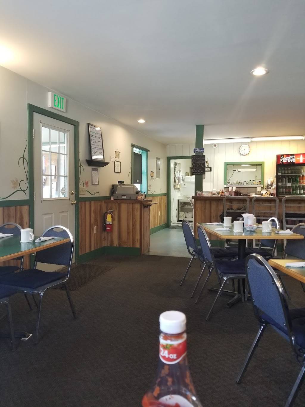 Papas Place | restaurant | 1948 VT-100, Eden, VT 05652, USA | 8026359319 OR +1 802-635-9319