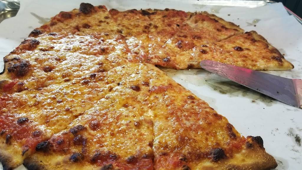 Frank Pepe Pizzeria Napoletana | restaurant | 75 Middlesex Turnpike, Burlington, MA 01803, USA | 7812737377 OR +1 781-273-7377