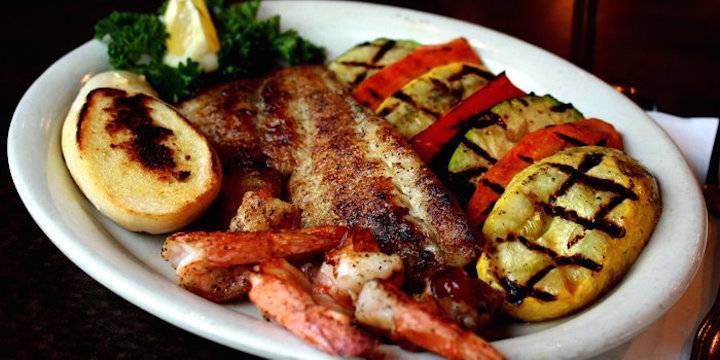 Pier 36 Seafood & Oyster Bar | restaurant | 1410 E Hwy 90 Alt #200, Richmond, TX 77406, USA | 2812384800 OR +1 281-238-4800