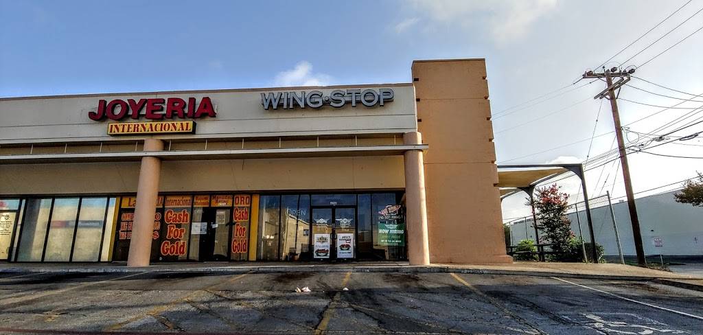 Wingstop | restaurant | 6998 S Zarzamora St, San Antonio, TX 78224, USA | 2109279464 OR +1 210-927-9464