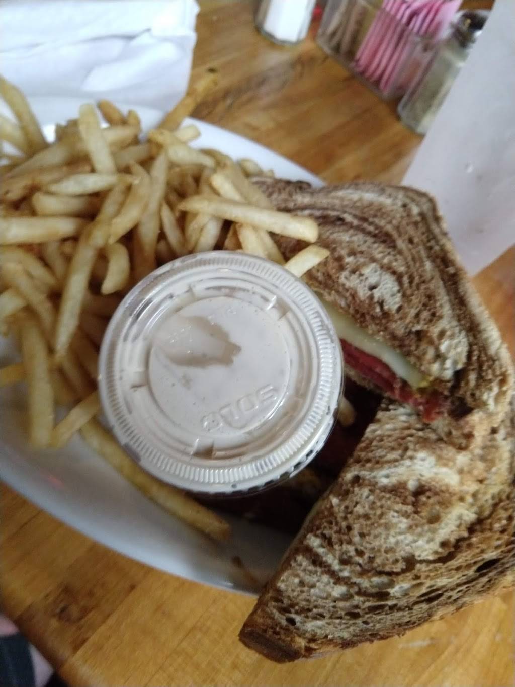 The Stables Downtown Grill | restaurant | 206 N Spring St, Tupelo, MS 38804, USA | 6628401100 OR +1 662-840-1100