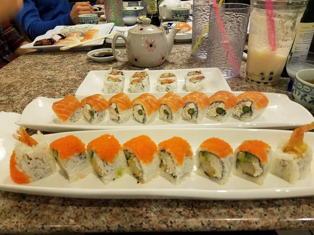 Rolls and Rolls + Sushi | restaurant | 11011 NE 12th St c1, Bellevue, WA 98004, USA | 4254544313 OR +1 425-454-4313