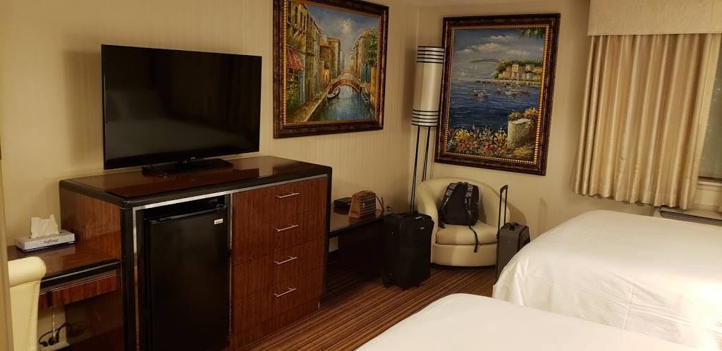 Western Village Inn & Casino | restaurant | 815 Nichols Blvd, Sparks, NV 89434, USA | 8006481170 OR +1 800-648-1170