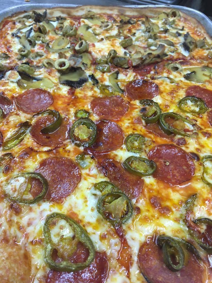 De Marinis Pizzeria | restaurant | N88W15229 Main St, Menomonee Falls, WI 53051, USA | 2622531566 OR +1 262-253-1566