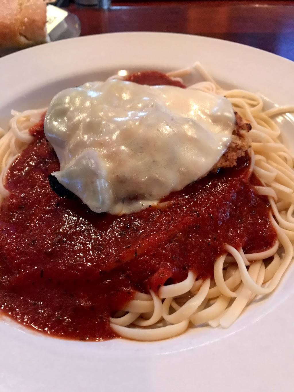 Gallos Italian Villa | restaurant | 2420 Wilmington Rd, New Castle, PA 16105, USA | 7246569280 OR +1 724-656-9280