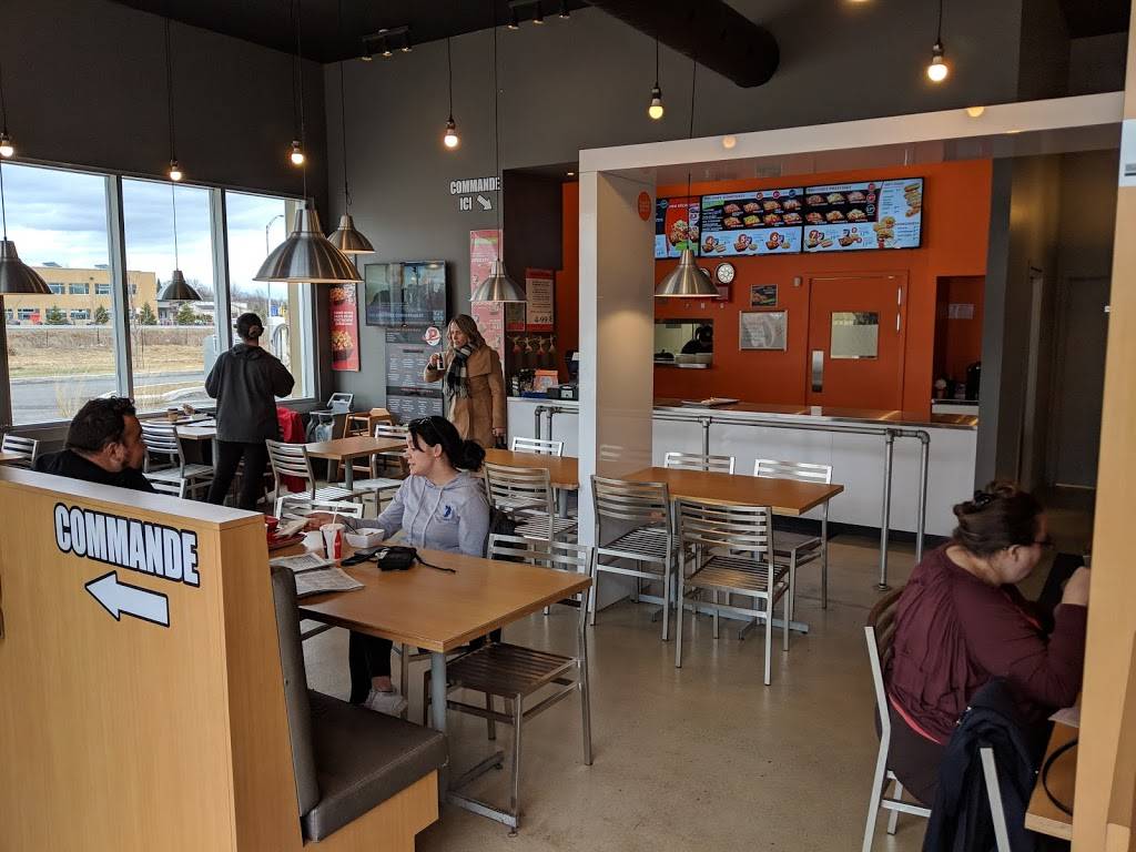 Planète Poutine | restaurant | 140 Rue Robitaille, Granby, QC J2H 0R9, Canada | 4503757557 OR +1 450-375-7557