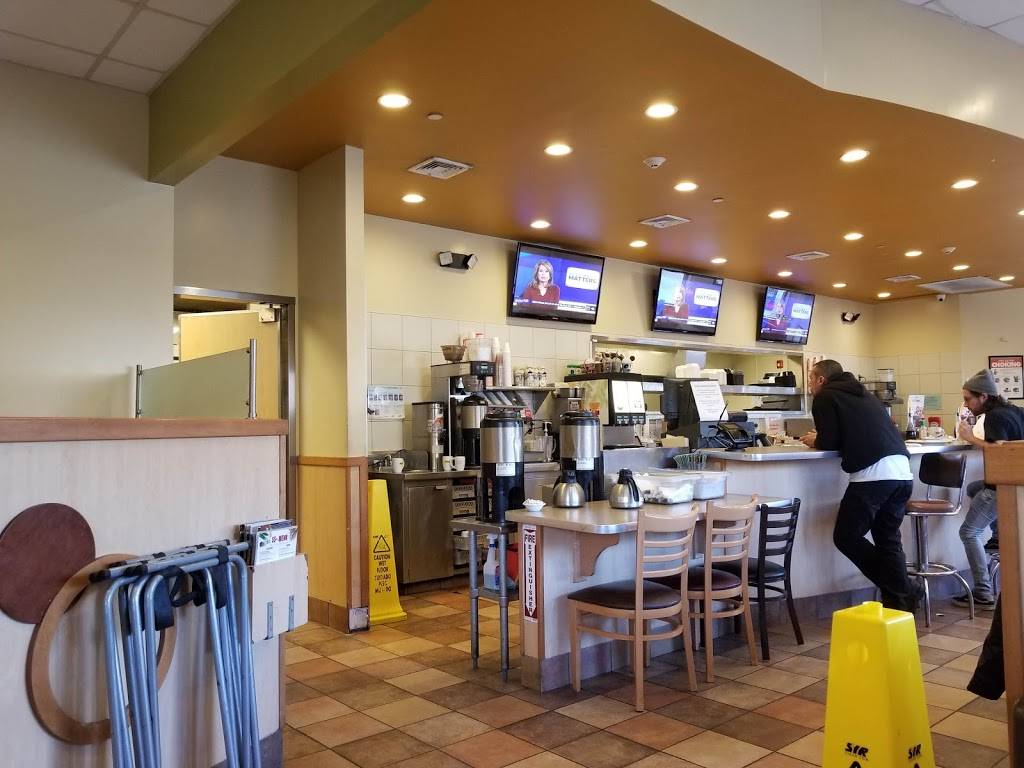 Dennys | restaurant | 371 Old Country Rd, Carle Place, NY 11514, USA | 5167439222 OR +1 516-743-9222