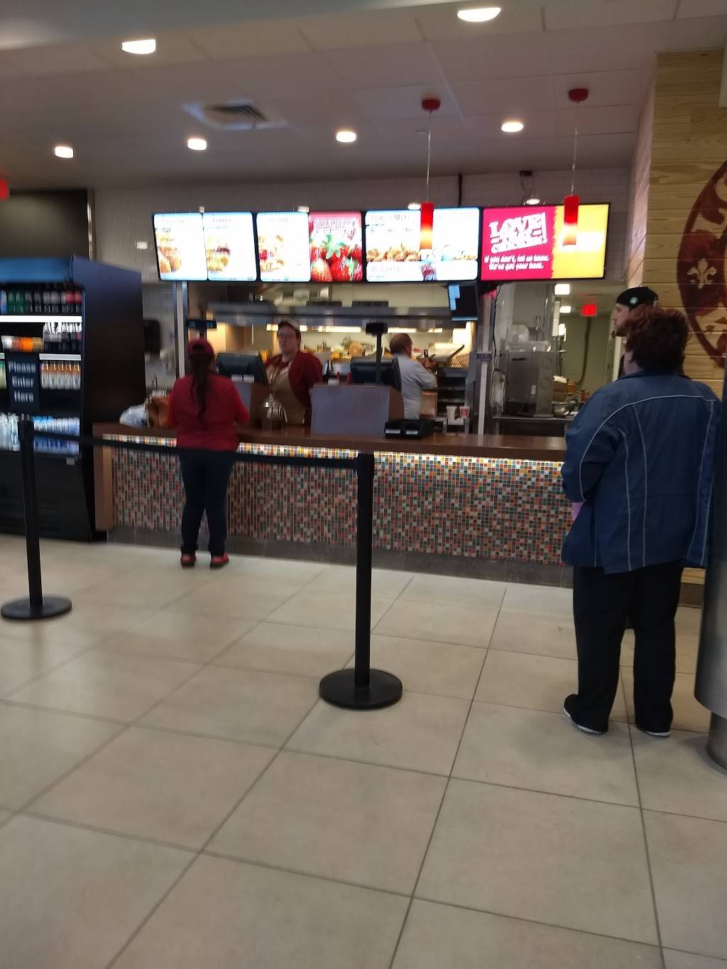 Popeyes Louisiana Kitchen | restaurant | Travel Plaza, 288 Lewiston Rd, West Gardiner, ME 04345, USA | 2078354040 OR +1 207-835-4040