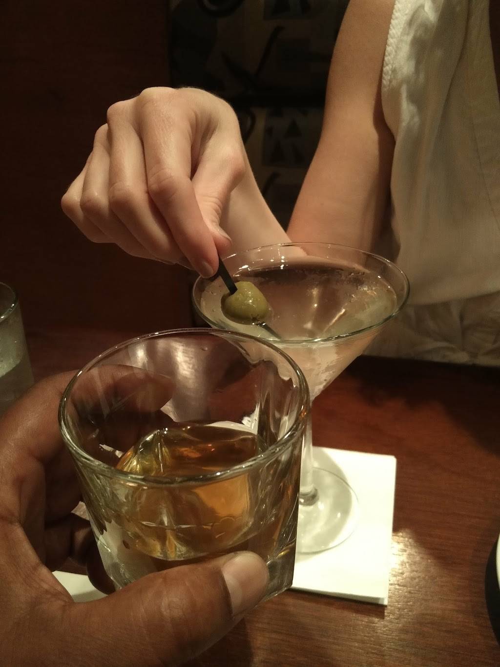 Stonewood Grill & Tavern | restaurant | 5078 Dr Phillips Blvd, Orlando, FL 32819, USA | 4072978682 OR +1 407-297-8682