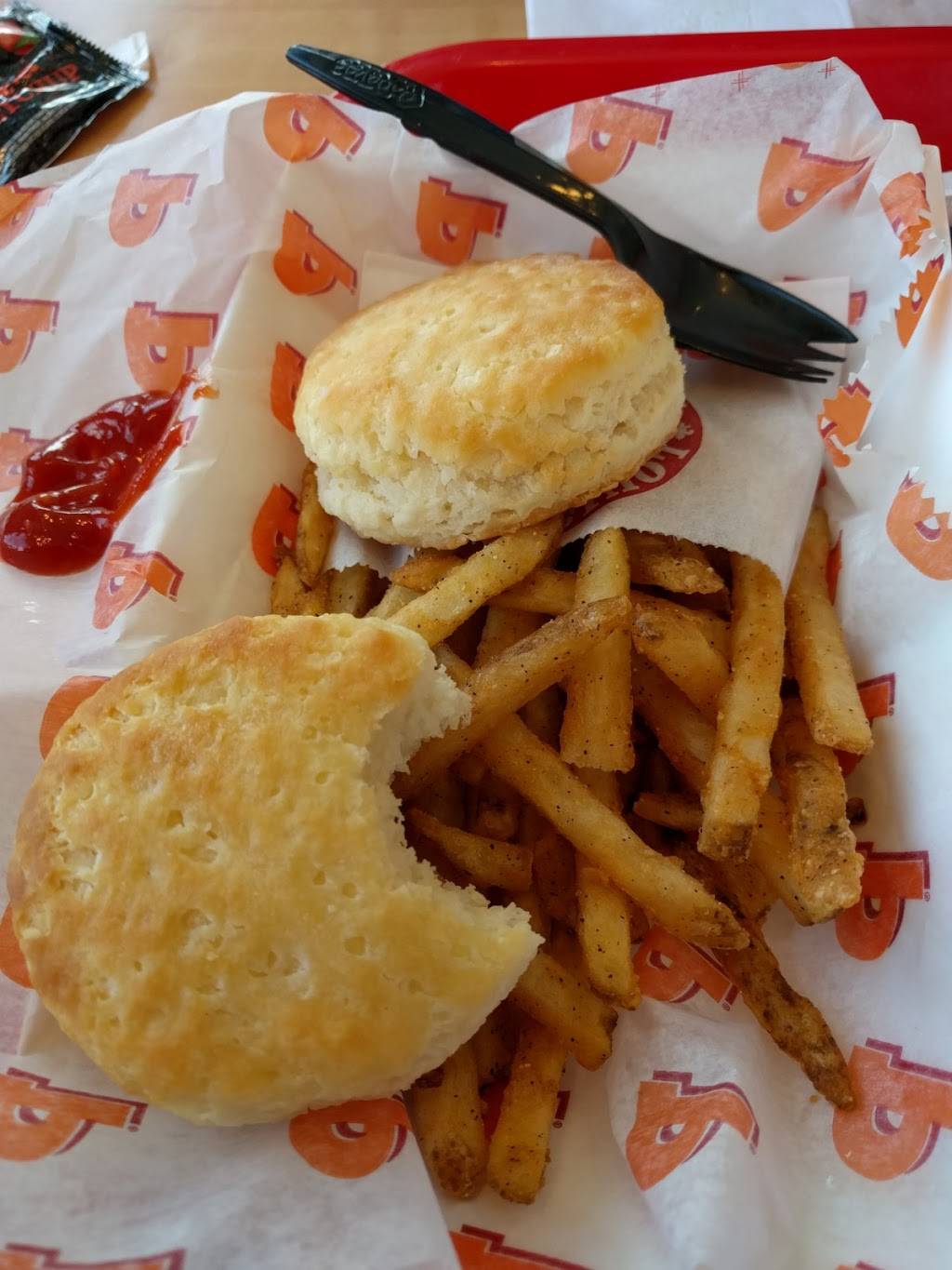 Popeyes Louisiana Kitchen | restaurant | 74 Newton Rd, Danbury, CT 06810, USA | 2036287559 OR +1 203-628-7559