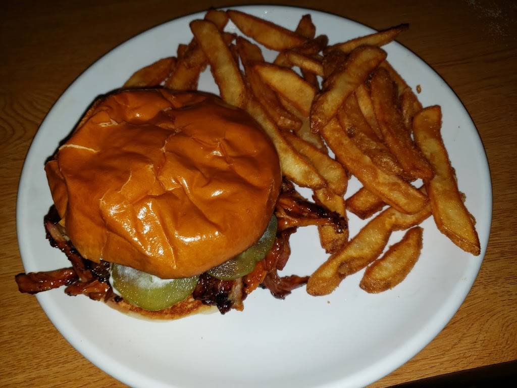 Johnnys Roadhouse | restaurant | 2278 E, US-10, Custer, MI 49405, USA | 2317572585 OR +1 231-757-2585