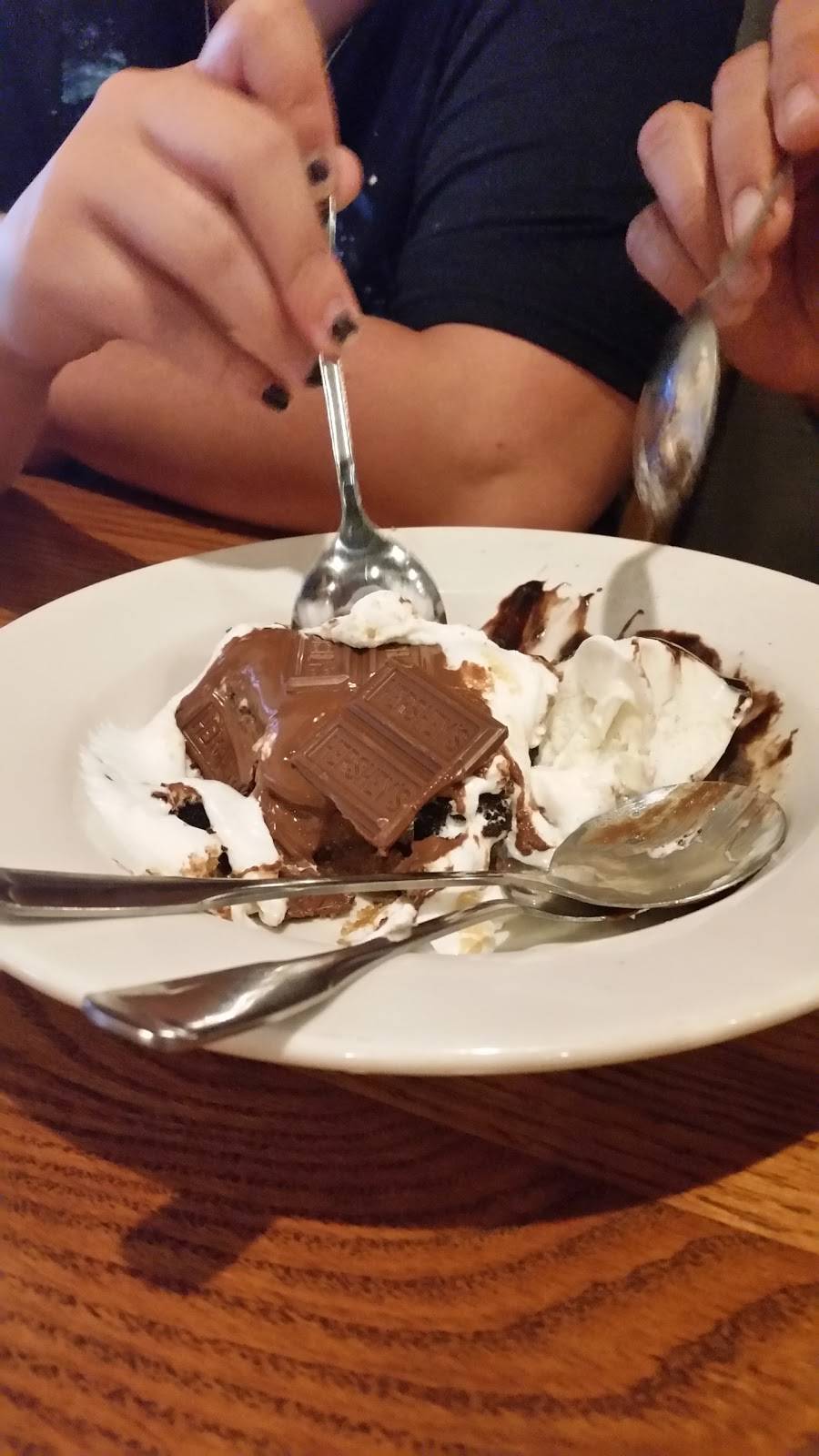 Cracker Barrel Old Country Store | restaurant | 2350 N Interstate Hwy 35 N, Round Rock, TX 78681, USA | 5122180822 OR +1 512-218-0822