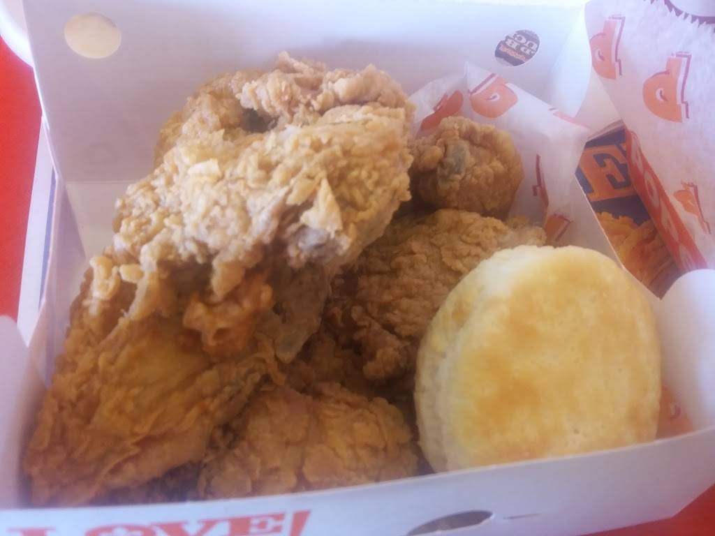 Popeyes Louisiana Kitchen | restaurant | 831 Main Ave, Passaic, NJ 07055, USA | 8622387779 OR +1 862-238-7779