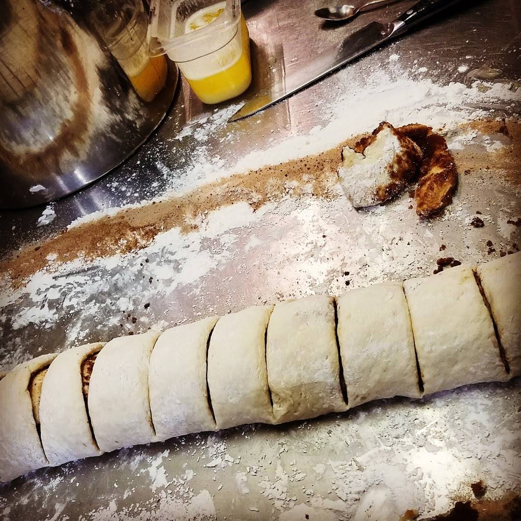 Violas Pizza Company | restaurant | 7 Lynn St Box 24, Viola, TN 37394, USA | 9316355000 OR +1 931-635-5000