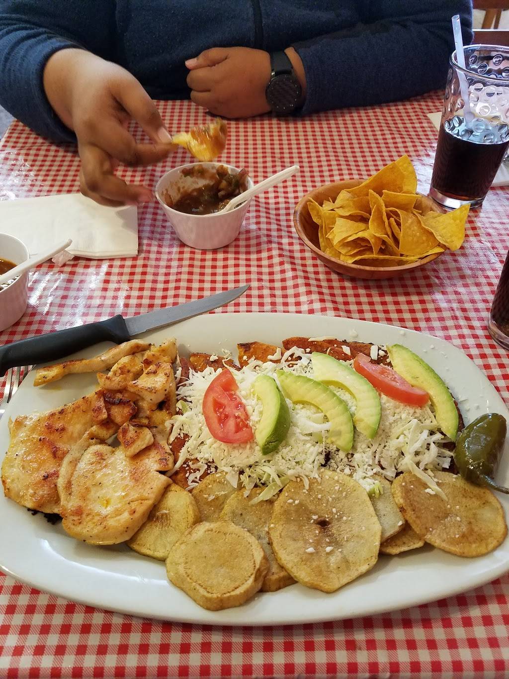 Lindas Mexican Restaurant | restaurant | 1179 E Santa Clara St, San Jose, CA 95116, USA | 4089718444 OR +1 408-971-8444