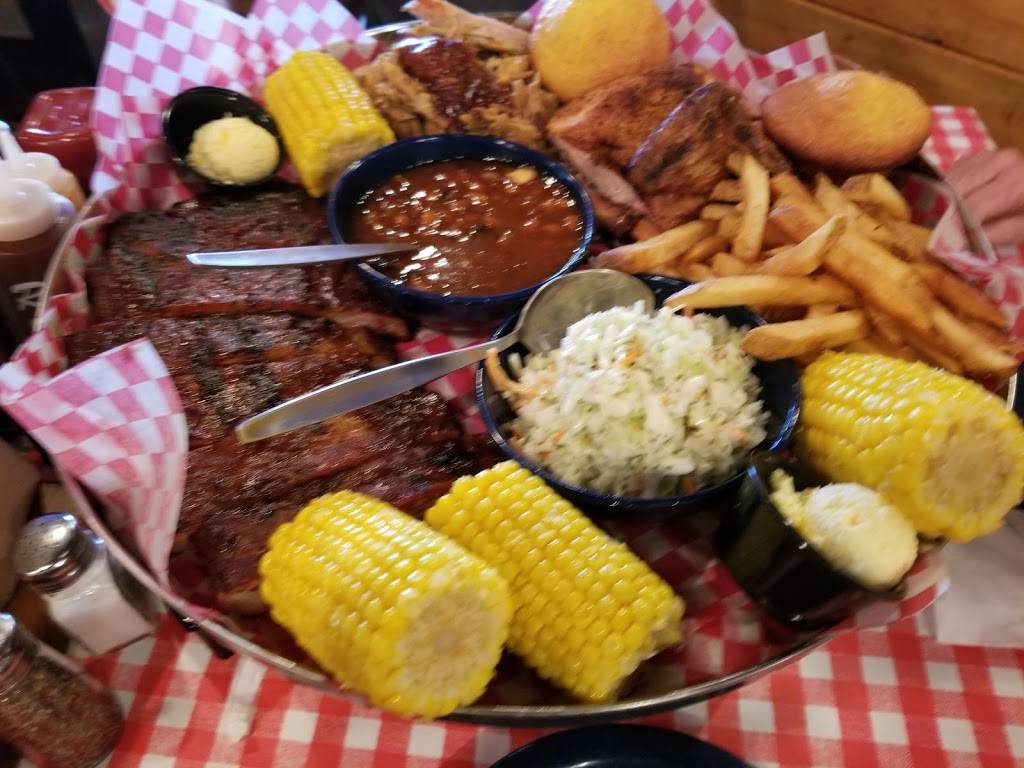 Famous Daves Bar-B-Que | restaurant | 8605 Citadel Way, Louisville, KY 40220, USA | 5024932812 OR +1 502-493-2812