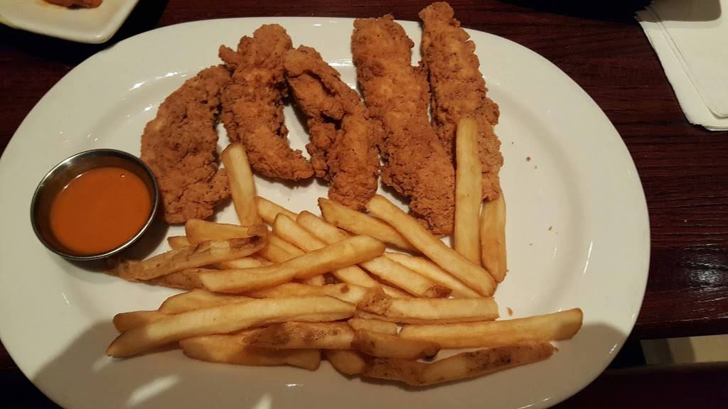 Houlihans | restaurant | 65 NJ-4, Paramus, NJ 07652, USA | 2012918850 OR +1 201-291-8850