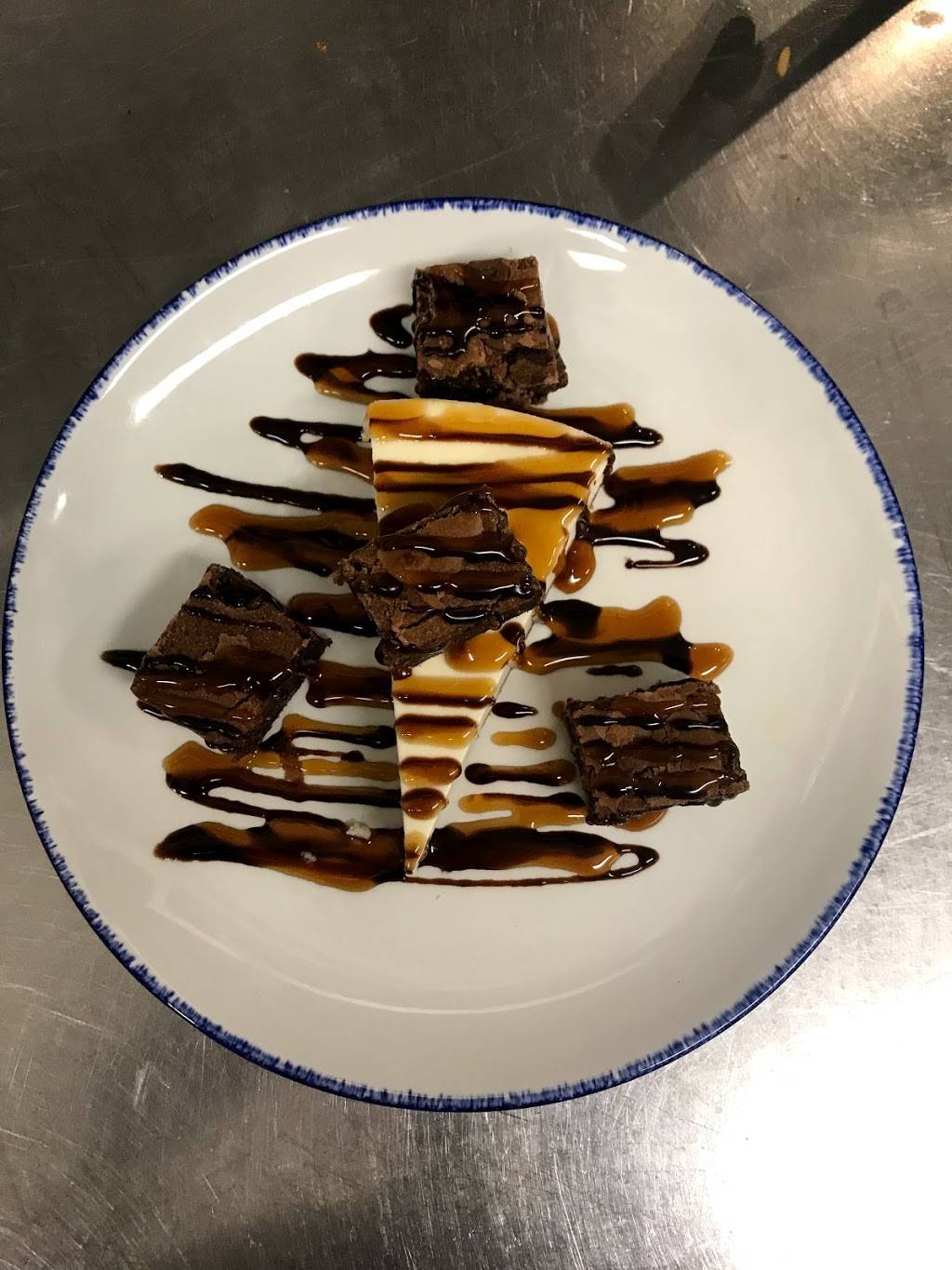 Swiss Chalet | restaurant | 400 Simcoe St, Tillsonburg, ON N4G 4X1, Canada | 5196884857 OR +1 519-688-4857