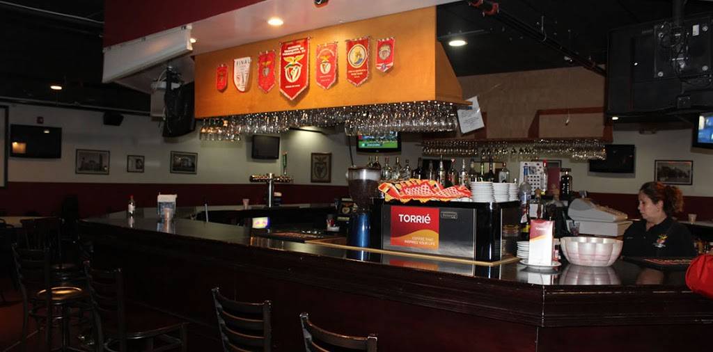 Casa Do Benfica Restaurant | restaurant | 28 Federal Rd, Danbury, CT 06810, USA | 2032050937 OR +1 203-205-0937