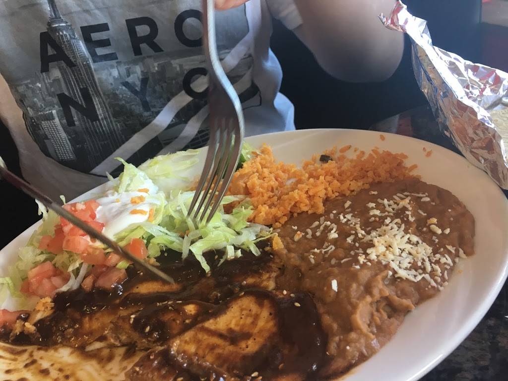 Serranos Mexican Grill | restaurant | 3125 Calumet Ave #3, Valparaiso, IN 46383, USA | 2192866996 OR +1 219-286-6996