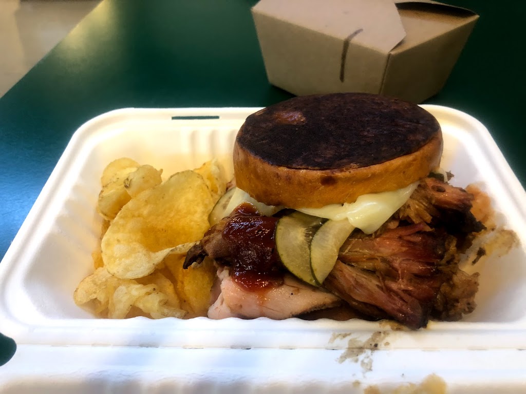 Gomez BBQ | restaurant | 2827 E 10th St, Indianapolis, IN 46201, USA | 3174147661 OR +1 317-414-7661