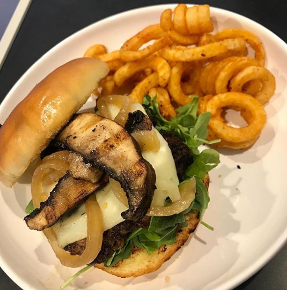 BTW Georgetown | restaurant | 1062 Thomas Jefferson St NW, Washington, DC 20007, USA | 2028498745 OR +1 202-849-8745