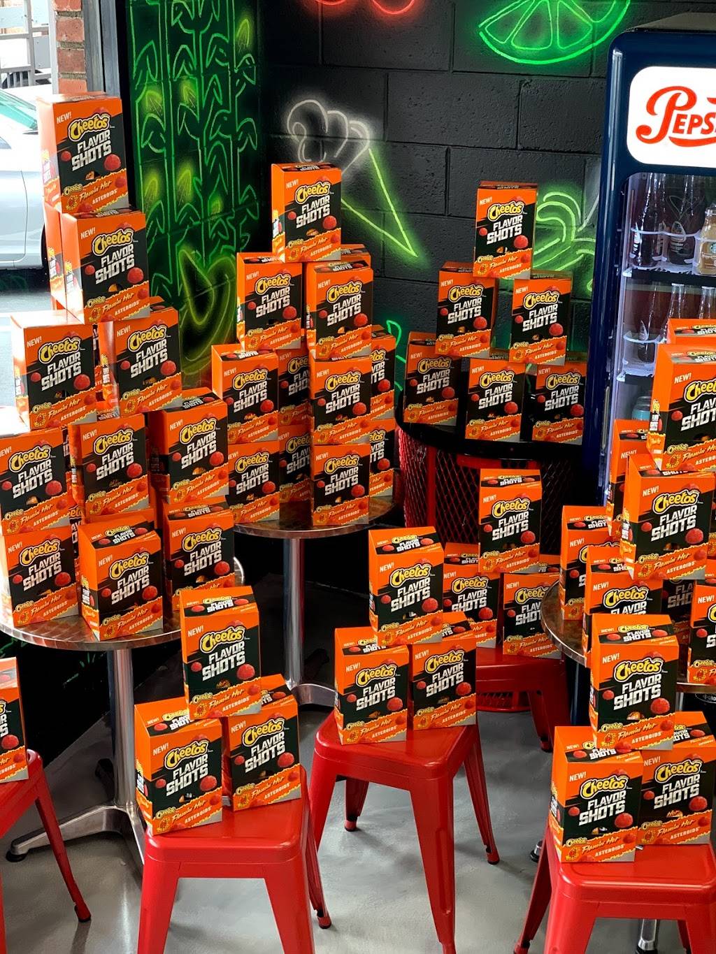 El Munchies | restaurant | 1353 E Colorado St, Glendale, CA 91205, USA | 8183964265 OR +1 818-396-4265