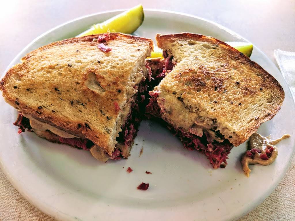 Jakes Deli North | meal delivery | 1634 W North Ave, Milwaukee, WI 53205, USA | 4145621272 OR +1 414-562-1272