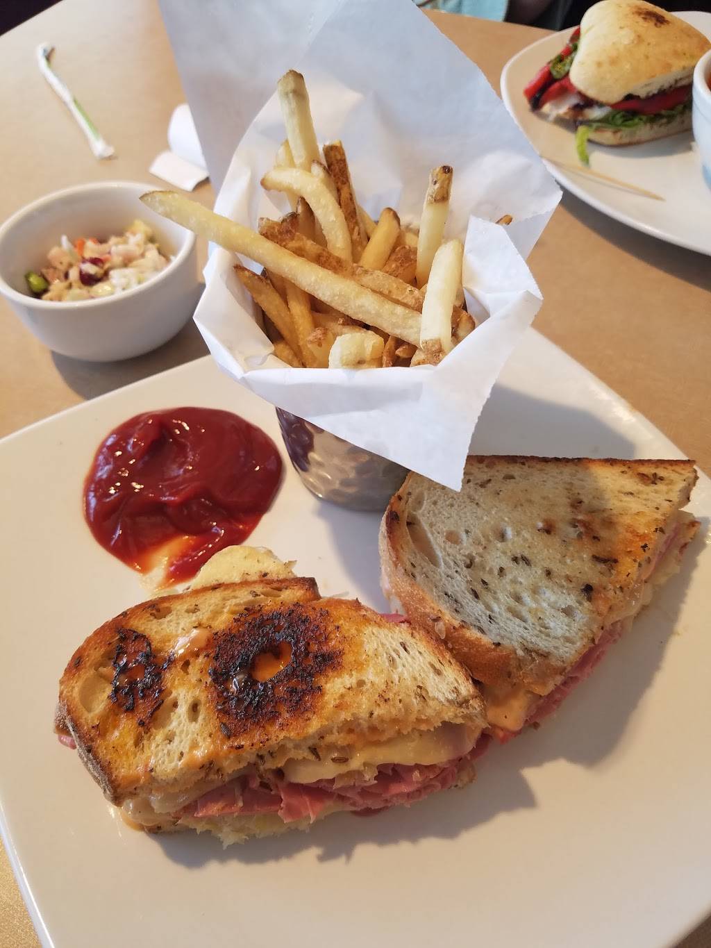 Silver Diner- Waldorf | restaurant | 3081 Festival Way, Waldorf, MD 20601, USA | 3016451224 OR +1 301-645-1224