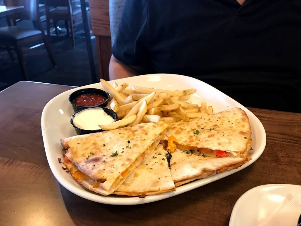 Boston Pizza | restaurant | 481 Bryne Dr, Barrie, ON L4N 9P7, Canada | 7057192067 OR +1 705-719-2067