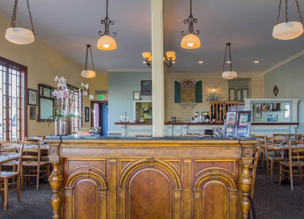 Aliottis Victorian Corner Restaurant | restaurant | 541 Lighthouse Ave, Pacific Grove, CA 93950, USA | 8313724641 OR +1 831-372-4641