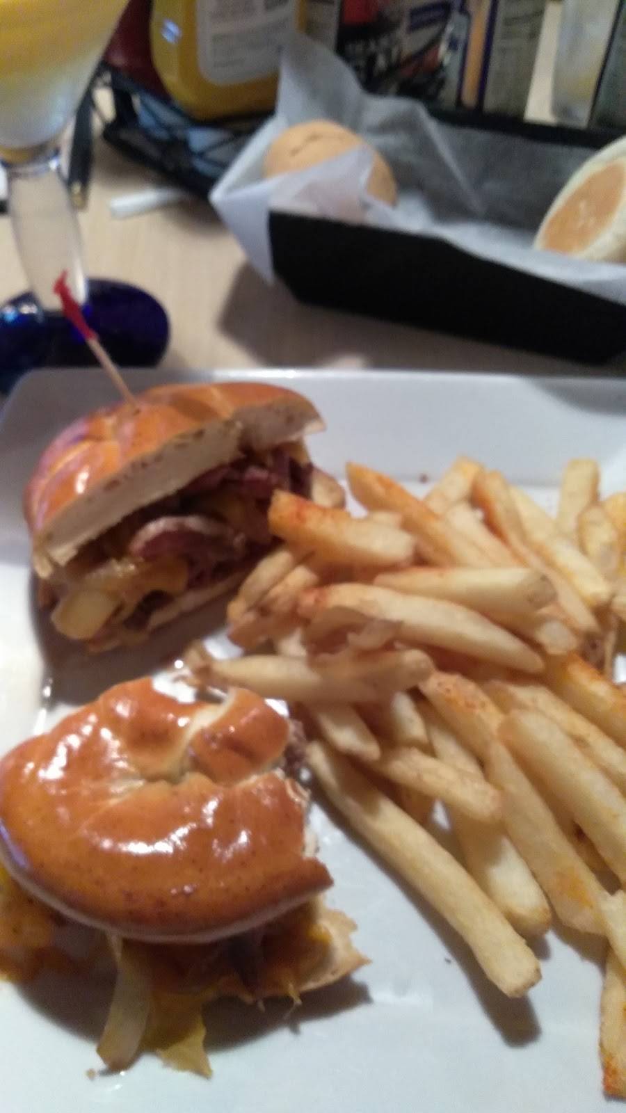 Branns Steakhouse and Grille | restaurant | 700 M L King Dr, Portage, MI 49024, USA | 2693218852 OR +1 269-321-8852