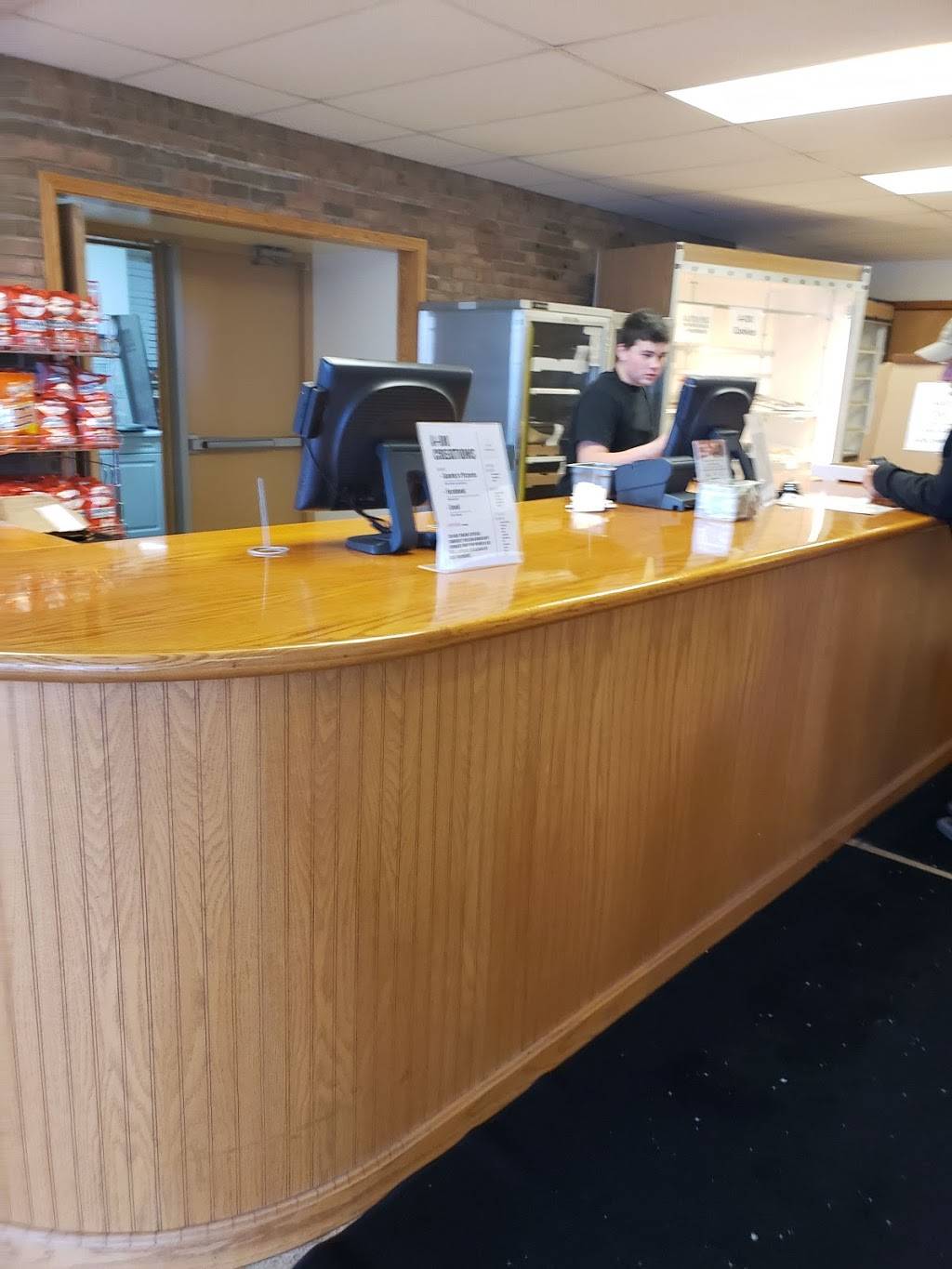 Sparkys & Freddies Pizzeria | restaurant | 644 Scioto St, Urbana, OH 43078, USA | 9374848000 OR +1 937-484-8000