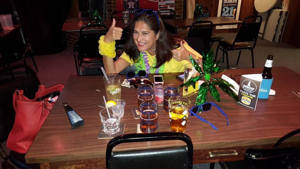 Mollys Pub | restaurant | 11128 Westheimer Rd, Houston, TX 77042, USA | 7137899580 OR +1 713-789-9580