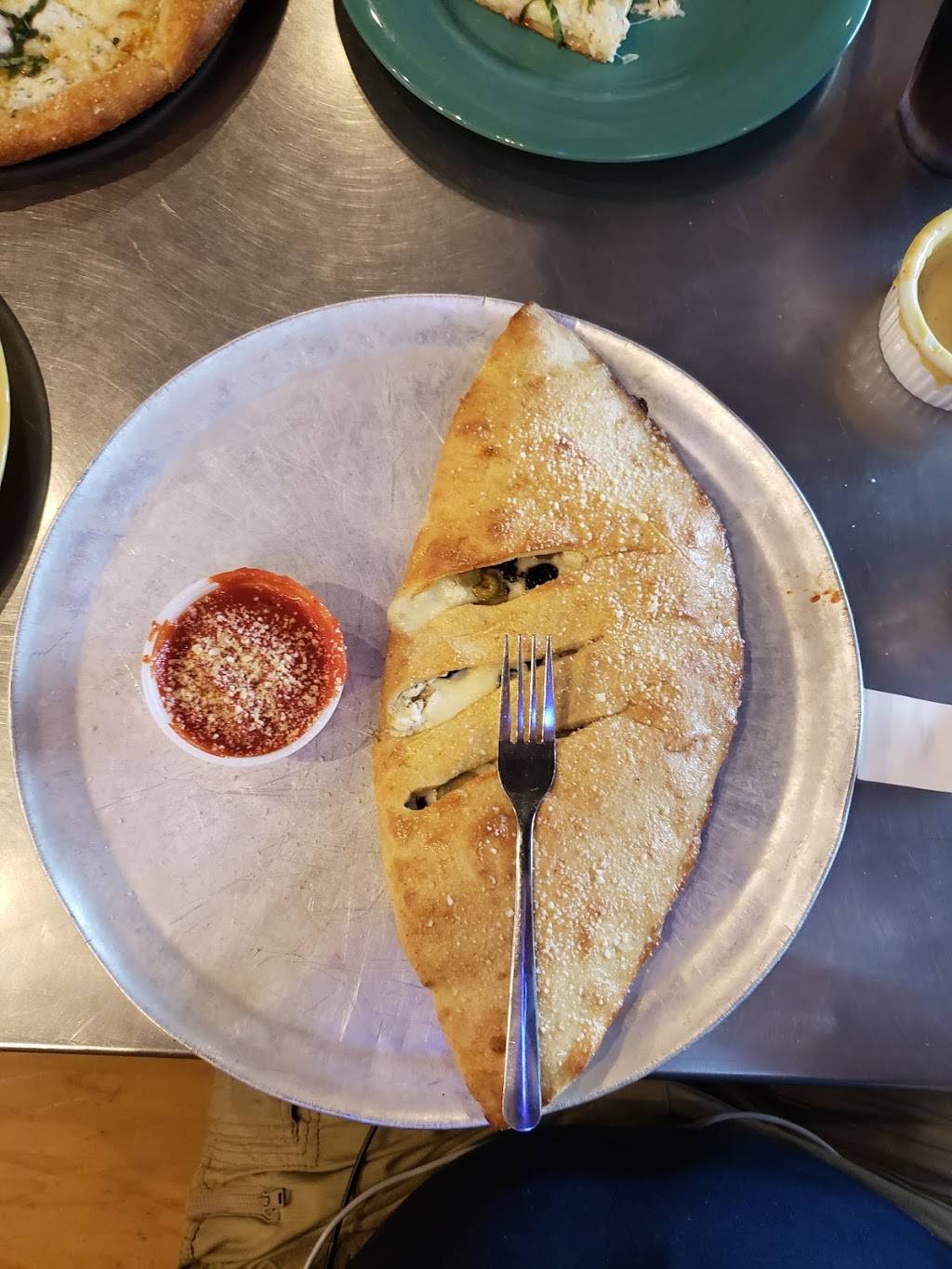 Mellow Mushroom | meal takeaway | 4250 Burbank Dr, Baton Rouge, LA 70808, USA | 2254906355 OR +1 225-490-6355