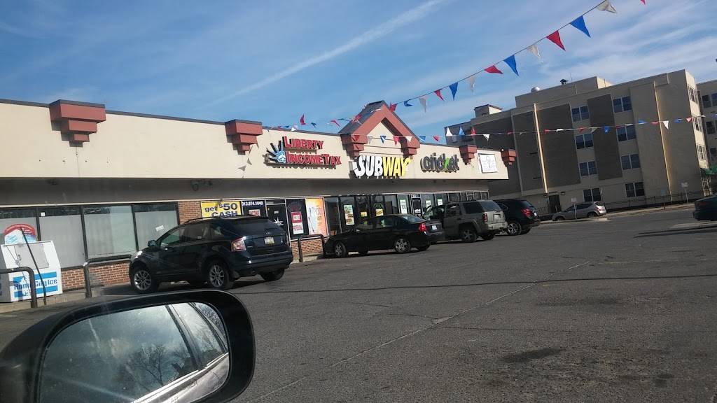 Subway | restaurant | 9320 Woodward Ave, Detroit, MI 48202, USA | 3132858322 OR +1 313-285-8322